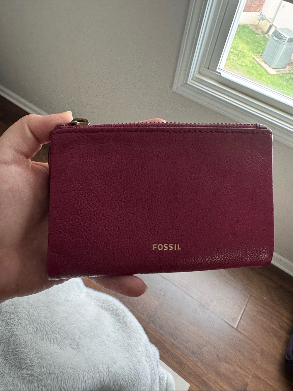 Fossil Small Leather Zip Wallet in Burgundy